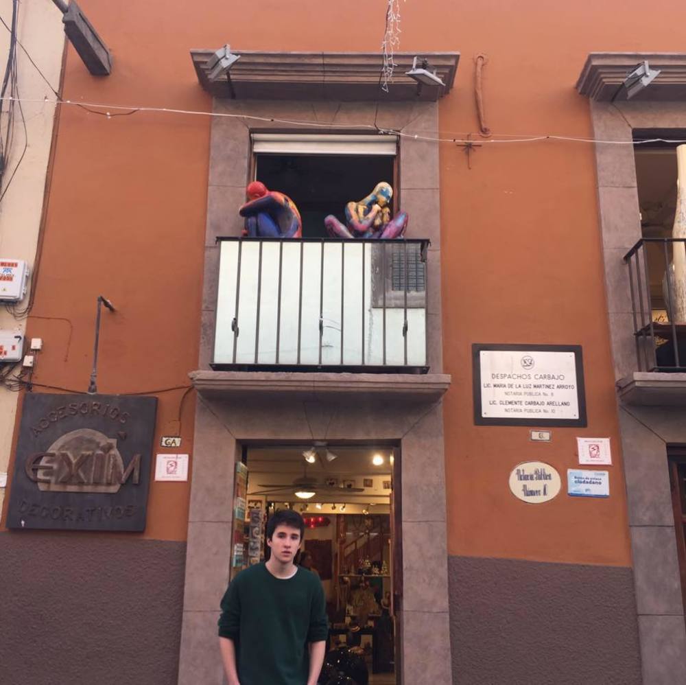 Meet your Posher, Diego